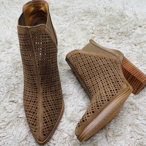 Marc Fisher | Arwen Heeled Booties - Picture 1 of 5